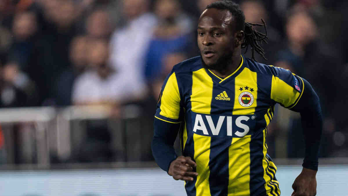 İngiltere Premier Lig ekiplerinden Chelsea ile 2021 yılına kadar sözleşmesi