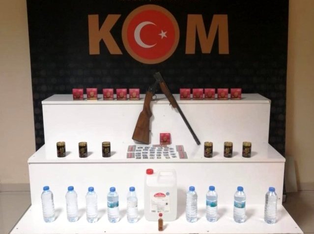 Kırşehir'de, sahte içki operasyonunda 7 kişi gözaltına alındı.