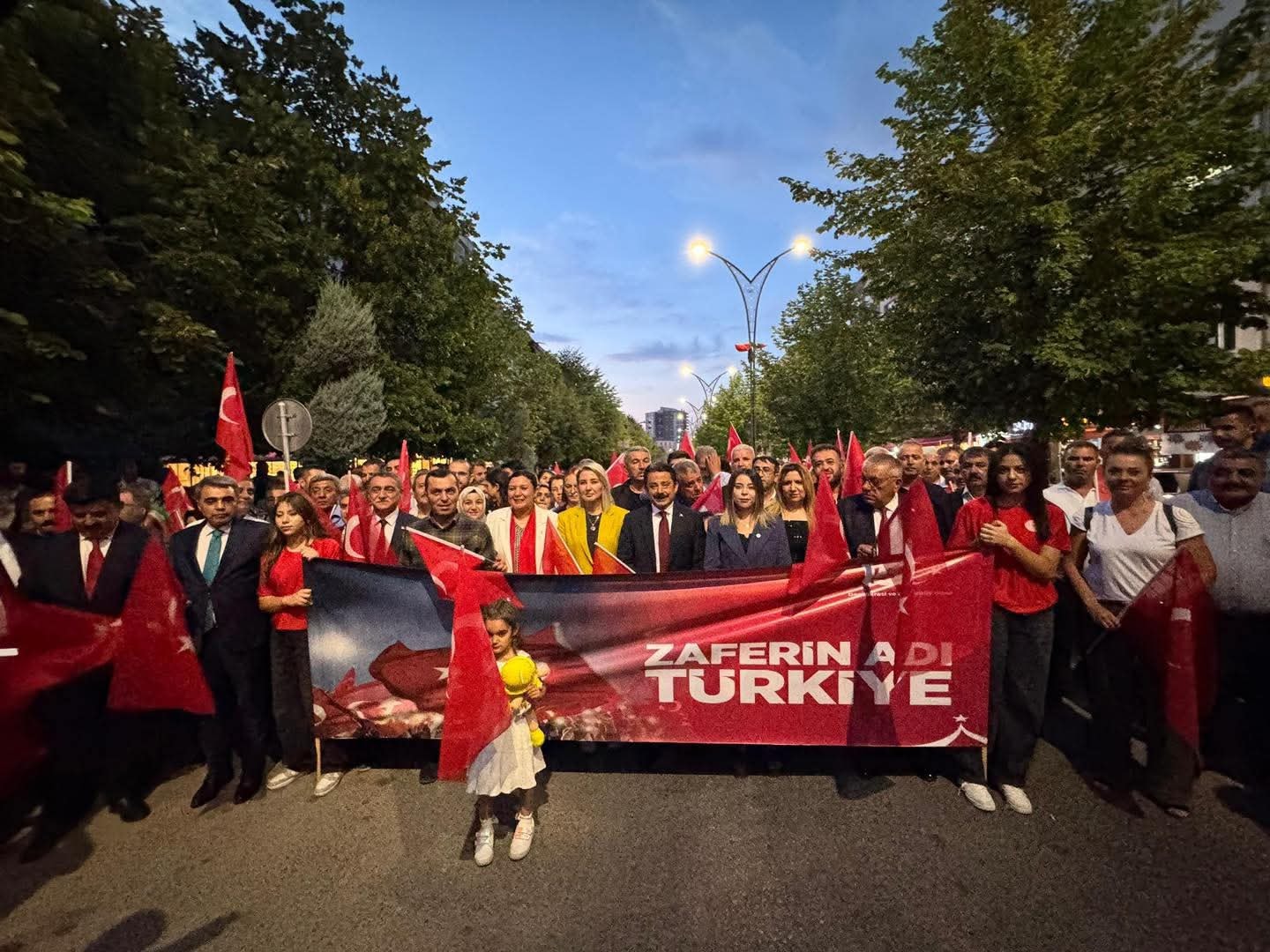 15 TEMMUZ COŞKUSU KIRŞEHİR’DE KUTLANDI