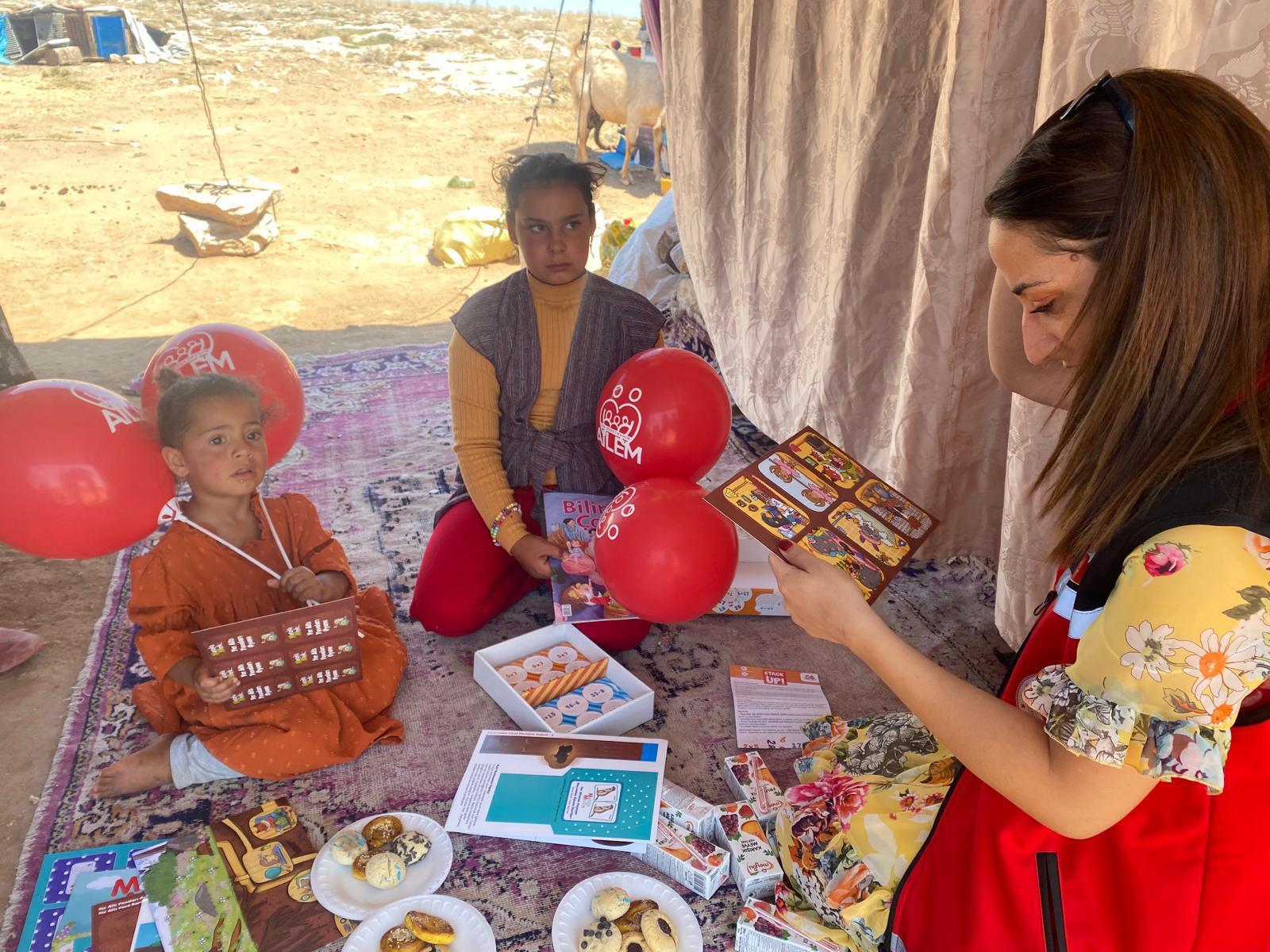 Aile Yılı’nda mevsimlik tarım işçilerinin ayağına gittiler