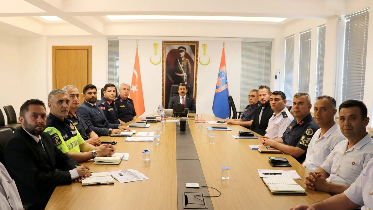 Vali Demiryürek, Jandarma Komutanlığı değerlendirme toplantısına katıldı