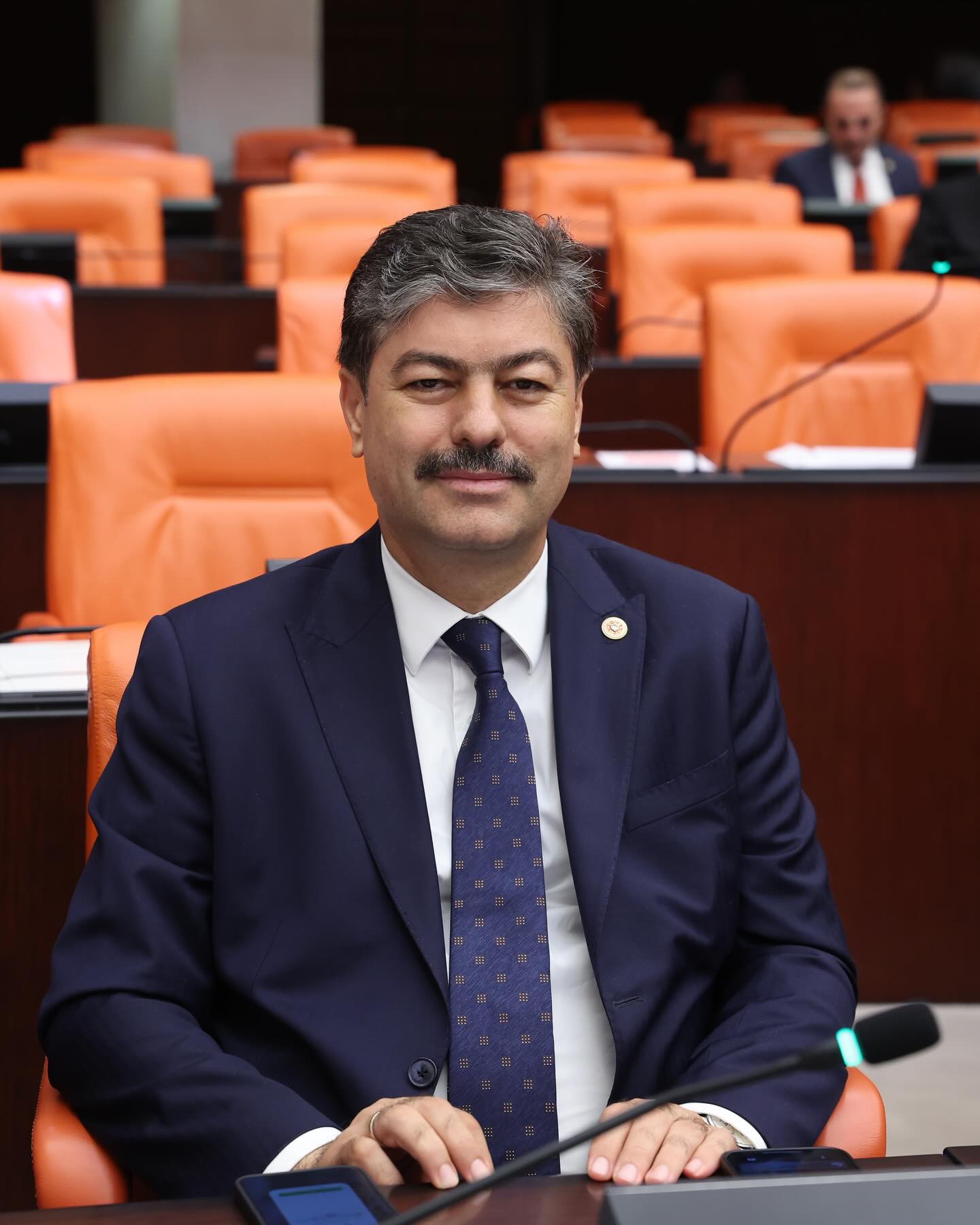 MİLLETVEKİLİ ERKAN: ORTAYA ATTIĞI HİÇBİR İDDİA TARAFIMIZA UYMAMAKTADIR. KİMİ TARİF ETTİĞİNİ BİLMİYORUZ AMA BÜYÜK İHTİMALLE AYNAYA BAKARKEN KONUŞMUŞTUR