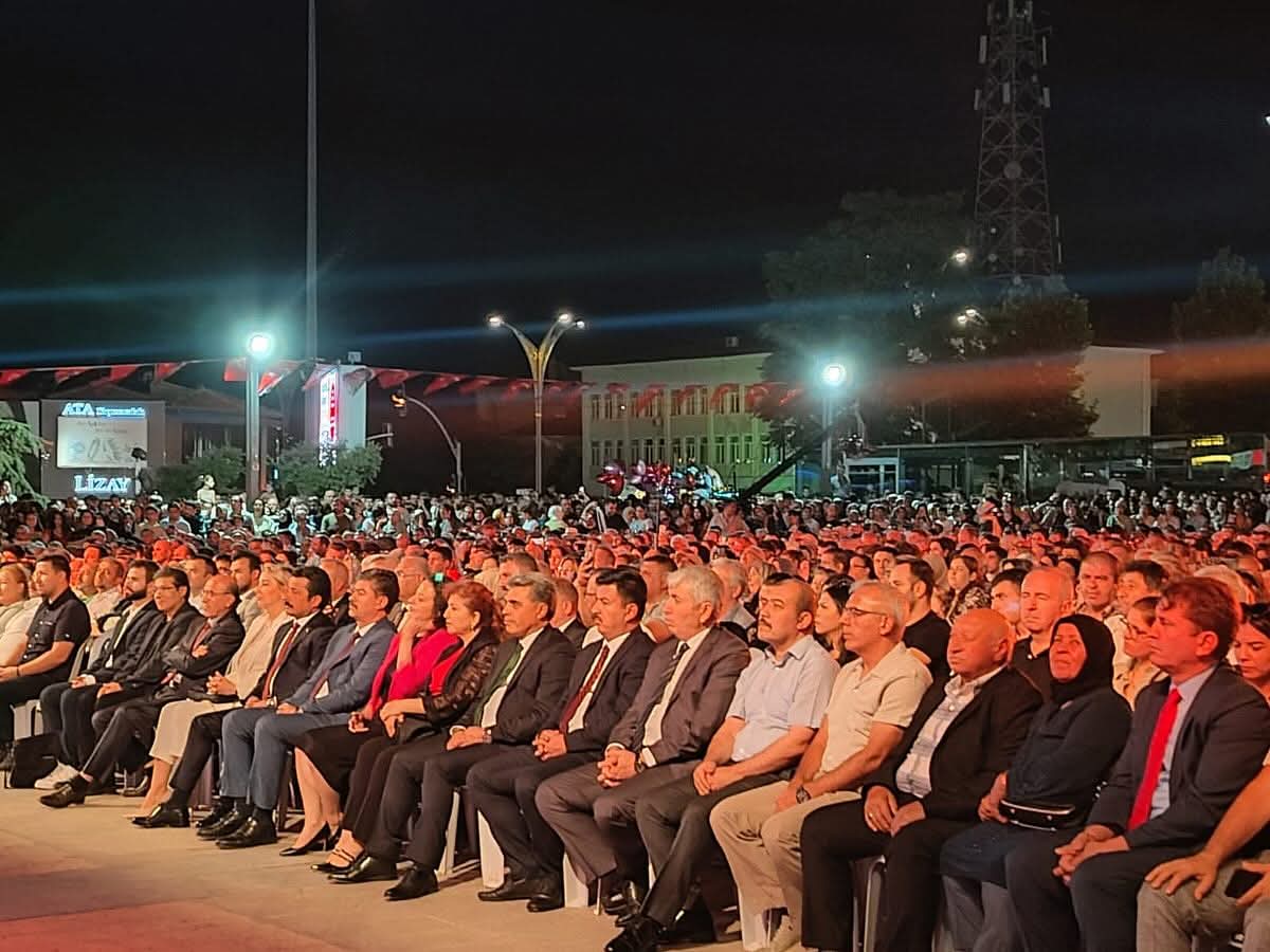 NEŞET ERTAŞ KÜLTÜR VE MÜZİK FESTİVALİ BAŞLADI