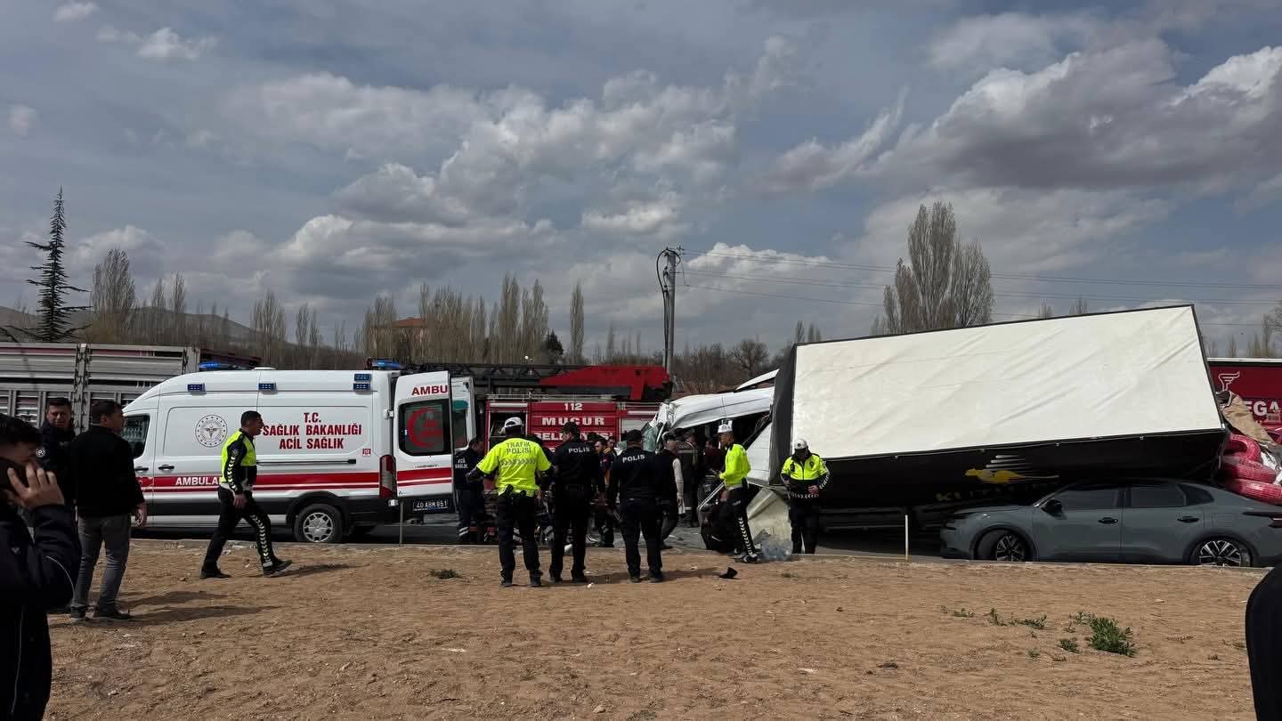 Mucur Yücesan kavşağı kaza: 1’i ağır 5 yaralı