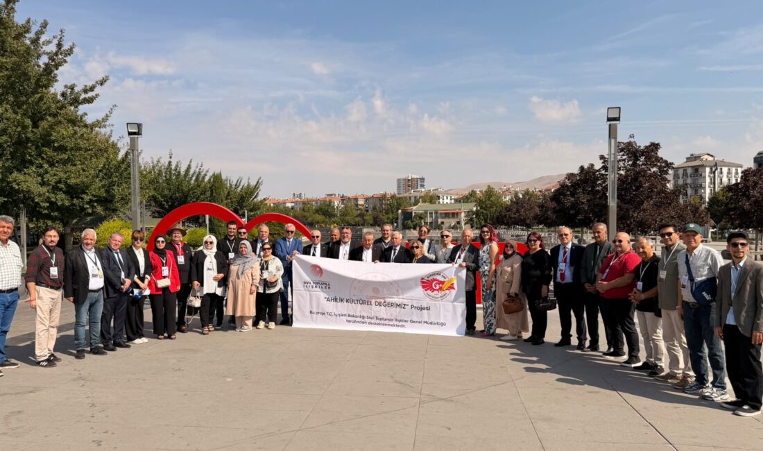 Küresel Gazeteciler Konseyi (KGK) üyesi gazeteciler Kırşehir Valiliği’nin düzenlediği Ahilik